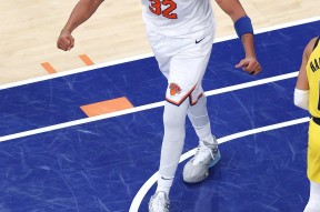 熊猫体育官方网站-印第安纳步行者发布备战花絮，今夜扳平良机，NBA季后赛任务艰巨，训练强度明显提升