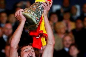 熊猫体育官网首页-欧联倒计时；塞维利亚赛后门线救险；细节引发关注；媒体盛赞；赛程密集仍需轮换