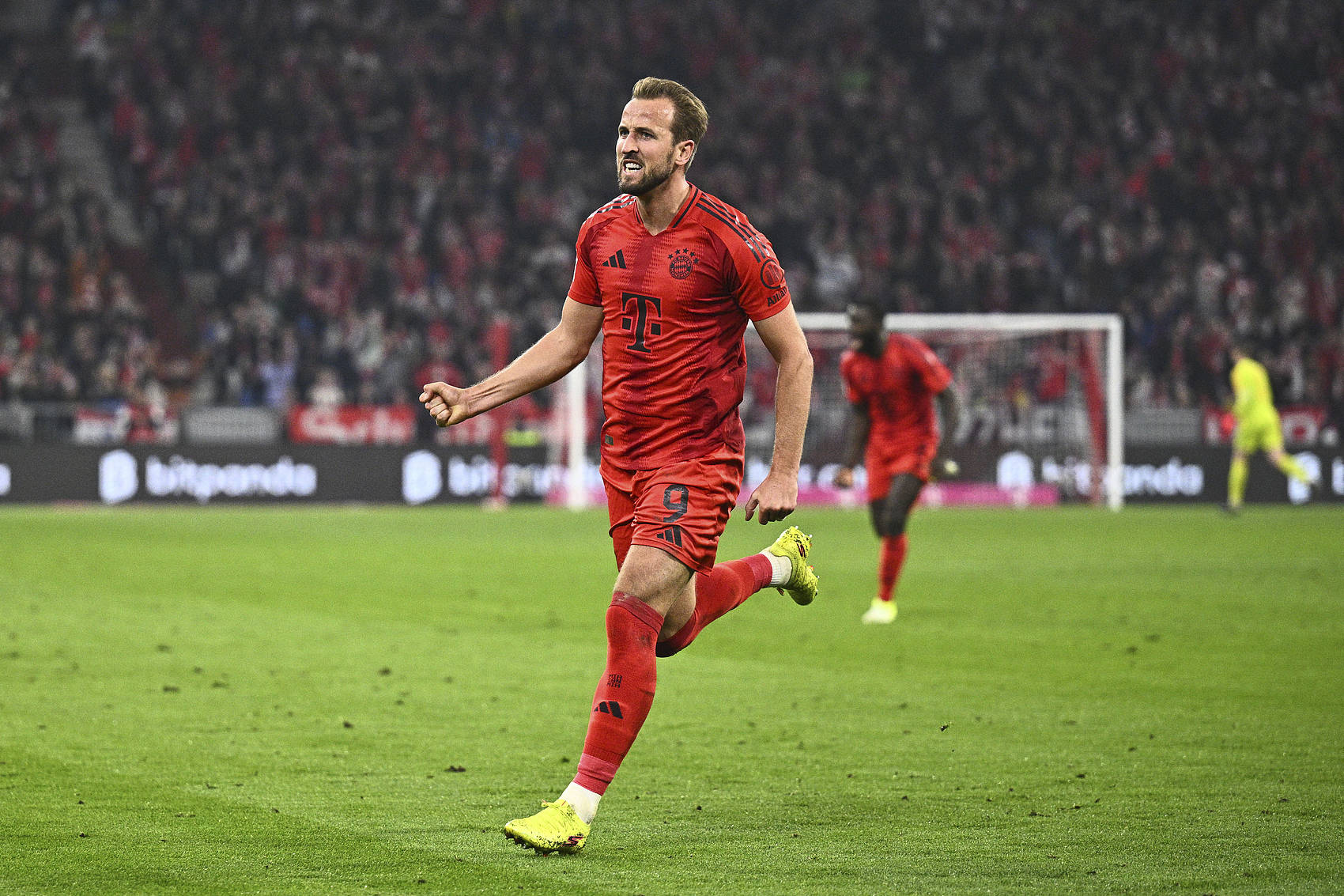 国际比赛日NBA常规赛焦点战；曼联完成体检；赛场秩序良好；训练强度明显提升