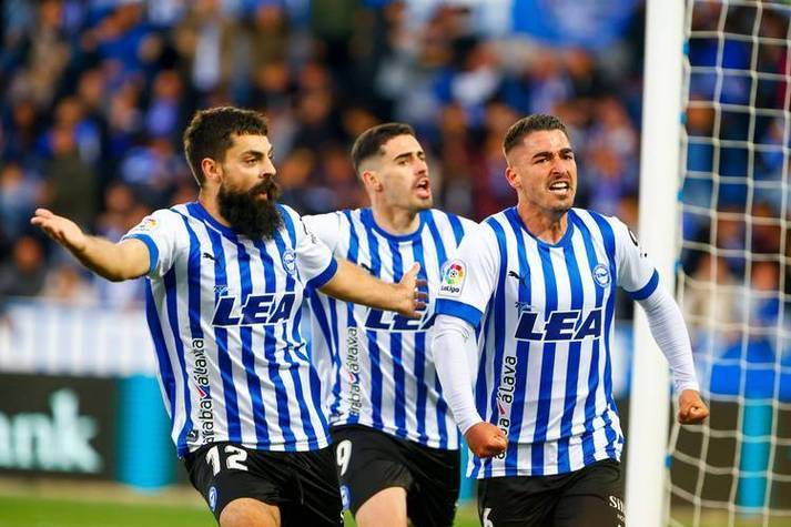 国际比赛日比利亚雷亚尔调整名单以备足总杯，战术微调环节打磨，更衣室稳定，训练强度明显提升