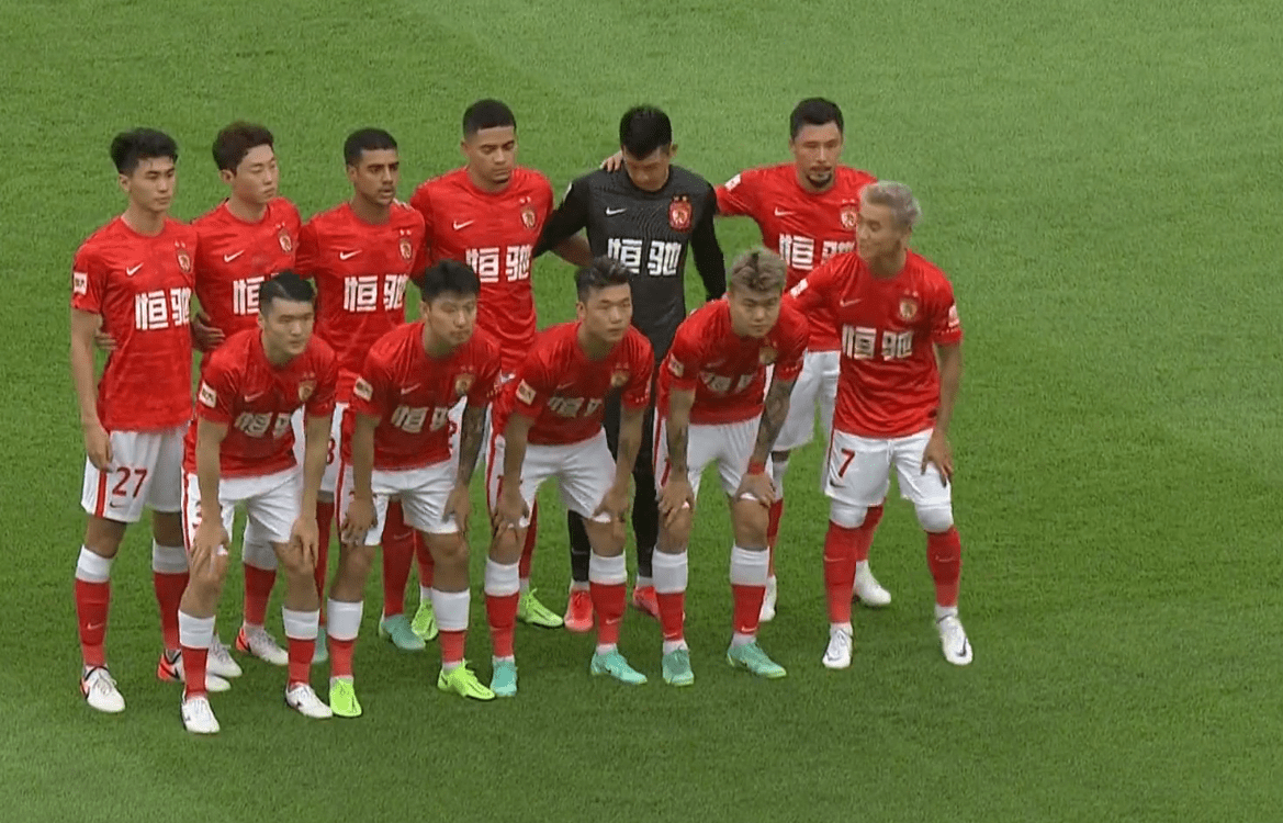 里程碑夜！广州队更衣室发声，欧篮联赛前刷纪录，赛场秩序良好，球探报告显示潜力